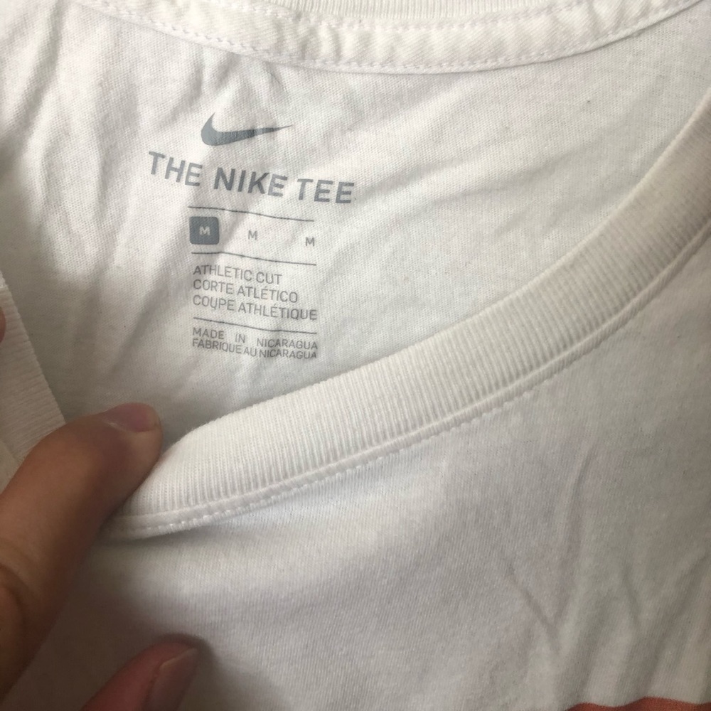 Nike tee - Picture 2 of 3